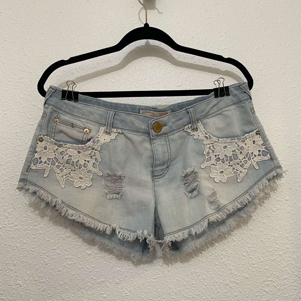 No Boundaries Light Blue Short Shorts With Lace Embellished Pockets Size 13